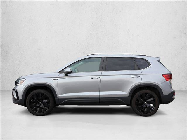 Used 2023 Volkswagen Taos SE w/ Panoramic Sunroof Package AWD/4WD image 8