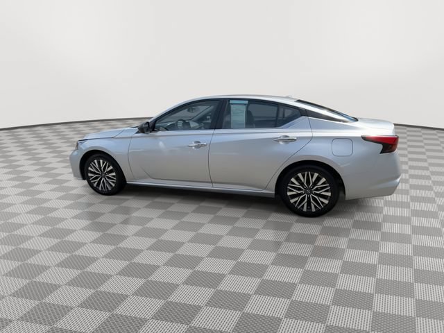 Used 2024 Nissan Altima 2.5 SV FWD image 6