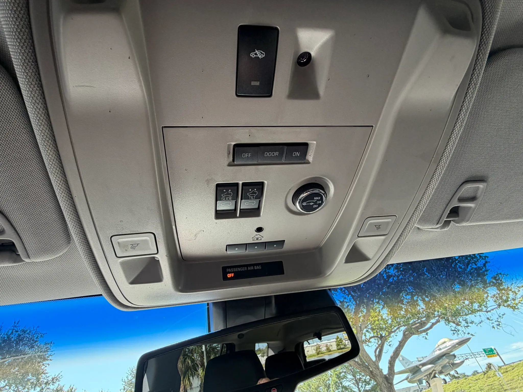 Used 2016 Cadillac Escalade Luxury RWD image 44
