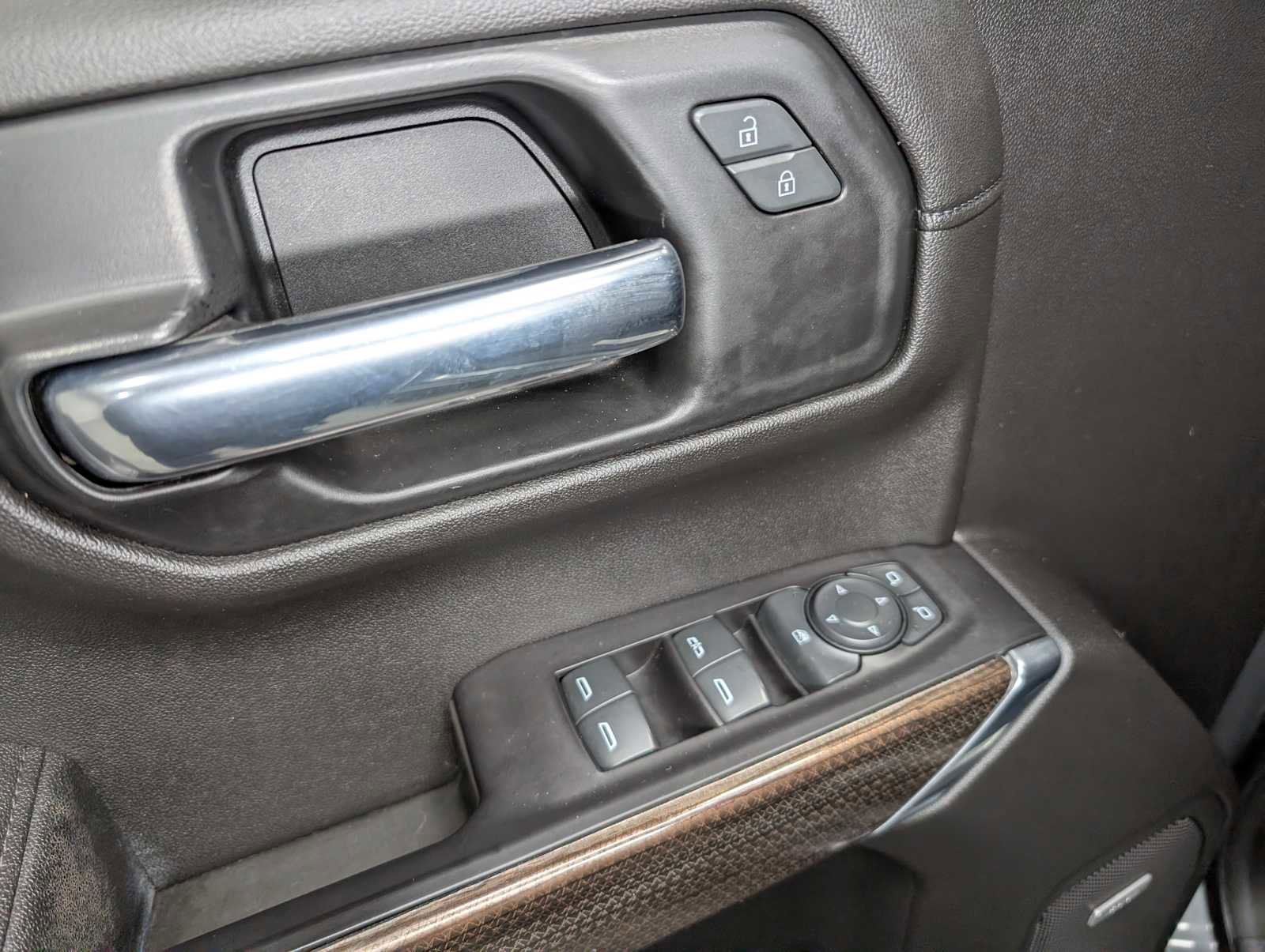 Used 2020 Chevrolet Silverado 1500 RST image 35