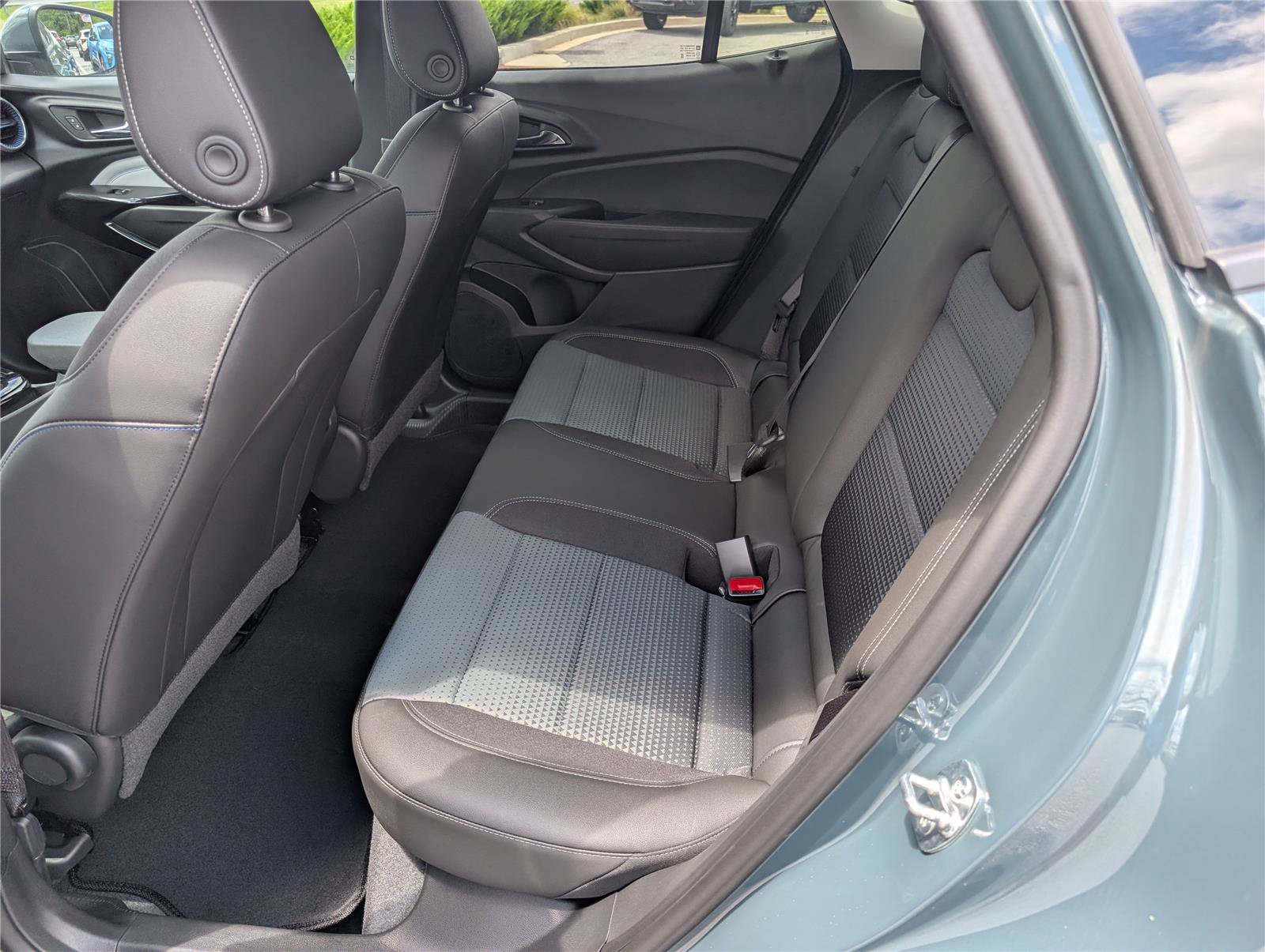 New 2026 Chevrolet Trax LT w/ LT Convenience Package FWD image 9