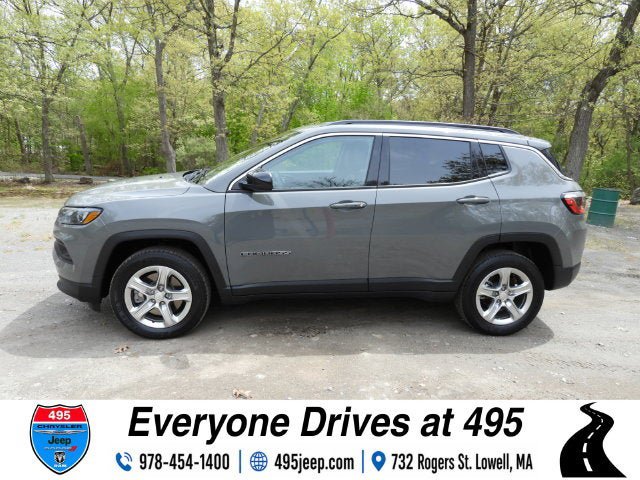 Used 2023 Jeep Compass Latitude AWD/4WD image 2