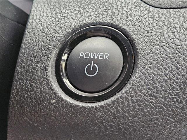 Used 2025 Toyota Camry SE image 16