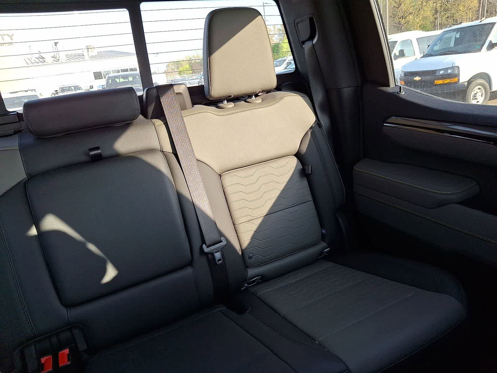 Used 2025 Chevrolet Silverado 1500 ZR2 w/ Technology Package image 15