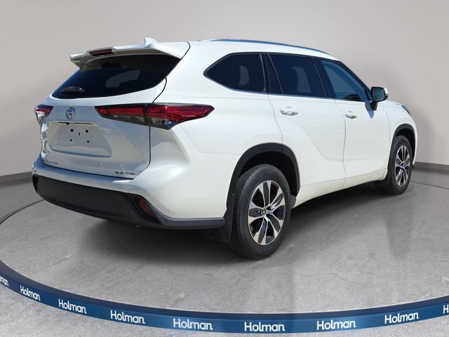 Used 2020 Toyota Highlander XLE AWD/4WD image 6