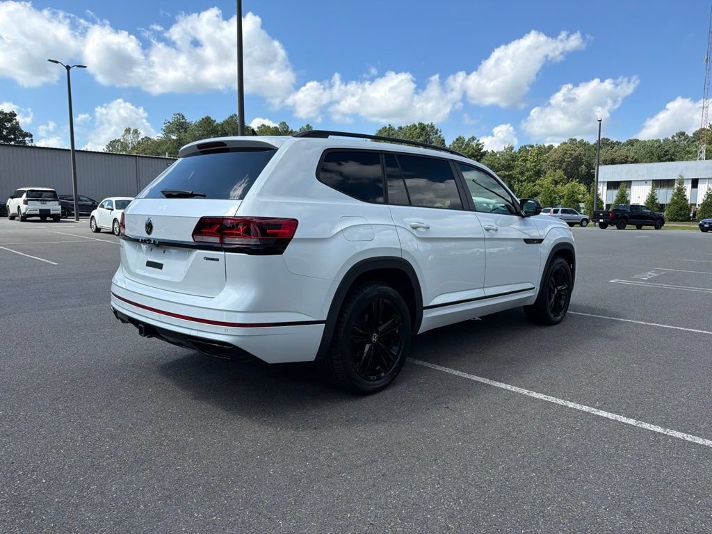 Used 2023 Volkswagen Atlas SEL R-Line AWD/4WD image 5