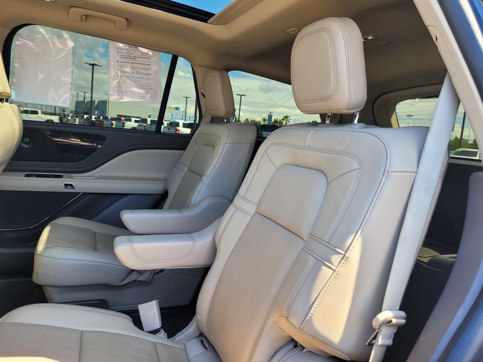 Used 2023 Lincoln Aviator Reserve w/ Equipment Group 201A RWD image 14