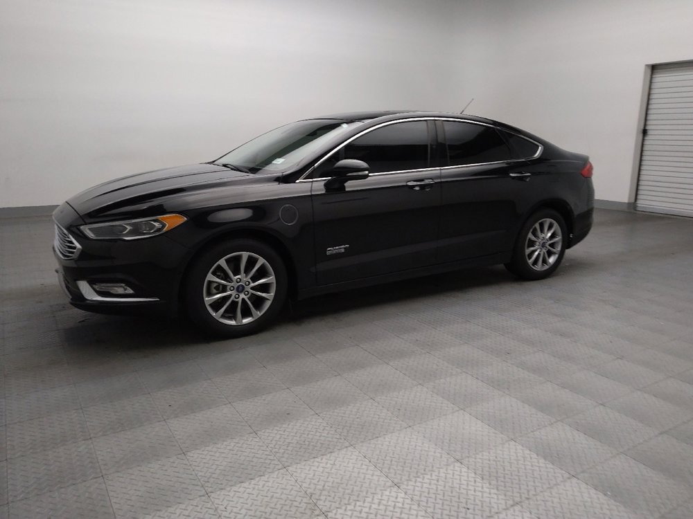 Used 2018 Ford Fusion Energi Platinum image 2