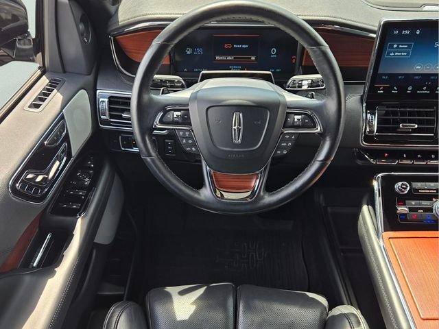 Used 2022 Lincoln Navigator Reserve RWD image 14