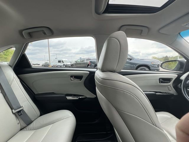 Used 2018 Toyota Avalon Limited w/ All Weather Liner Package FWD image 16