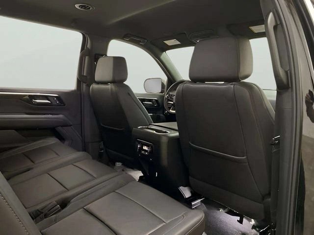 Used 2025 Chevrolet Suburban LT RWD image 25