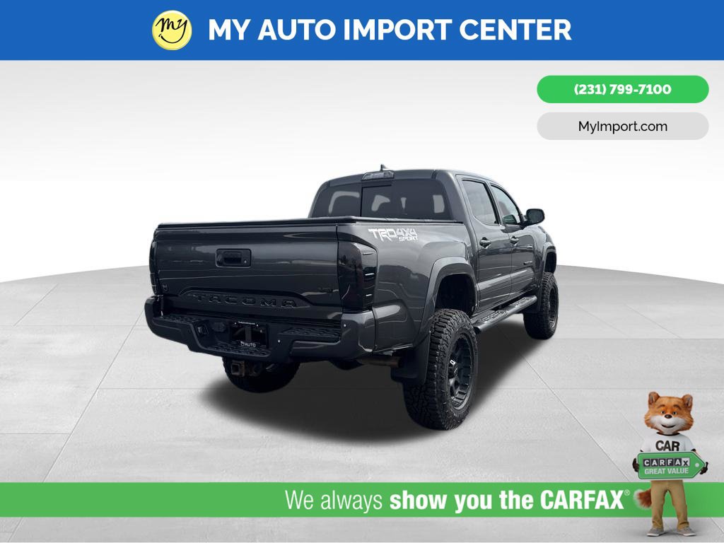 Used 2018 Toyota Tacoma TRD Sport AWD/4WD image 7