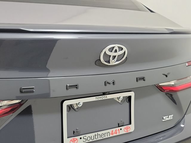 Used 2026 Toyota Camry SE FWD image 9