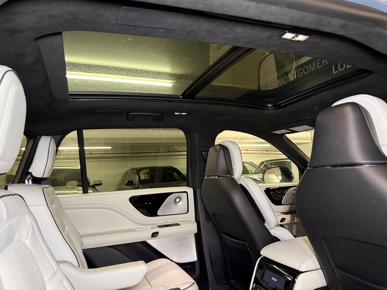 New 2026 Lincoln Aviator Black Label w/ Dynamic Handling Package AWD/4WD image 7