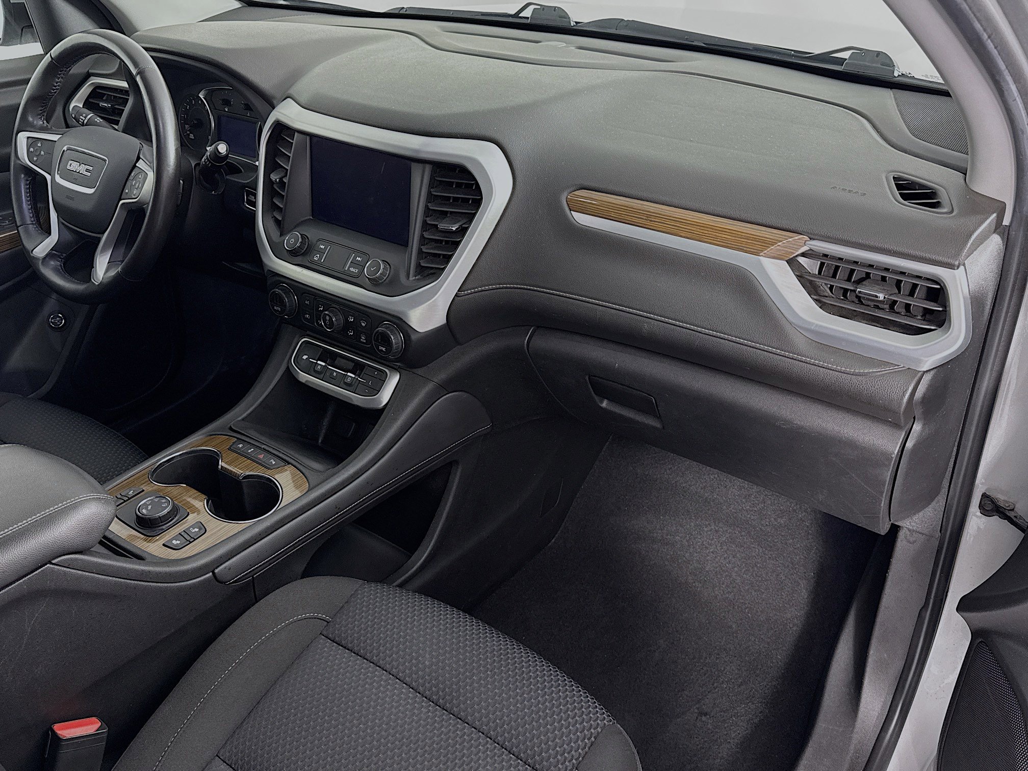 Used 2020 GMC Acadia SLE w/ Driver Convenience Package image 29