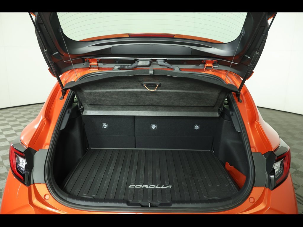 Used 2025 Toyota Corolla SE image 15