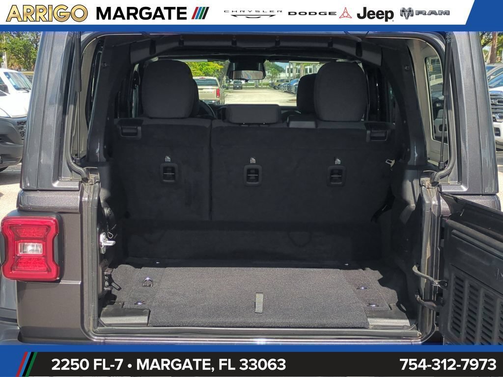 Used 2025 Jeep Wrangler Unlimited Sahara AWD/4WD image 13