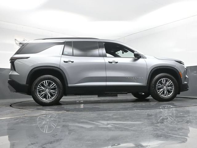 New 2026 Chevrolet Traverse LT w/ Driver Confidence Package FWD image 32
