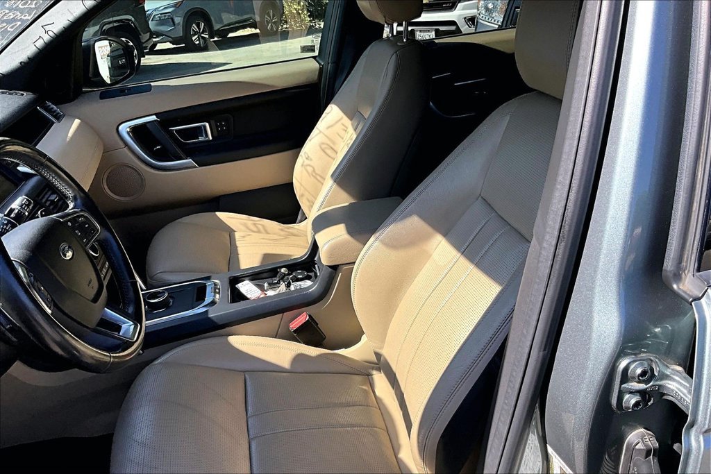 Used 2018 Land Rover Discovery Sport HSE AWD/4WD image 9