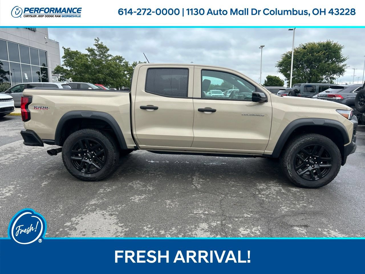 Used 2024 Chevrolet Colorado Trail Boss w/ Technology Package AWD/4WD image 3