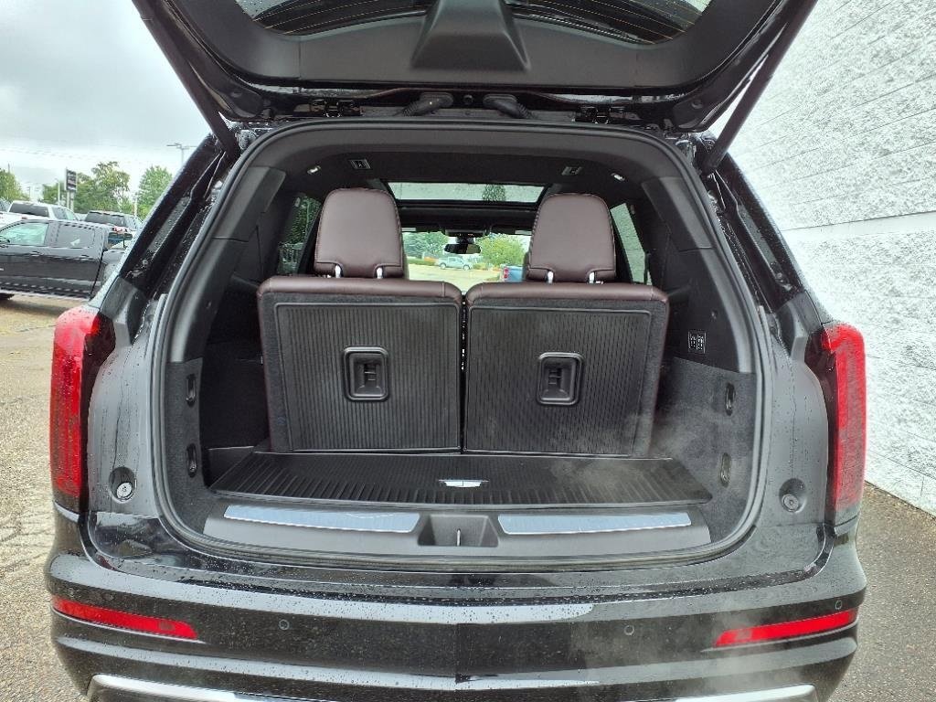 Used 2024 Cadillac XT6 Premium Luxury image 9