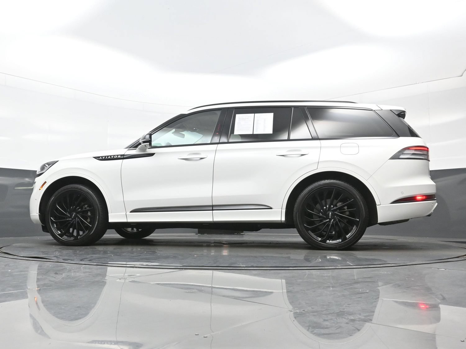 Used 2023 Lincoln Aviator Reserve w/ Jet Package AWD/4WD image 29