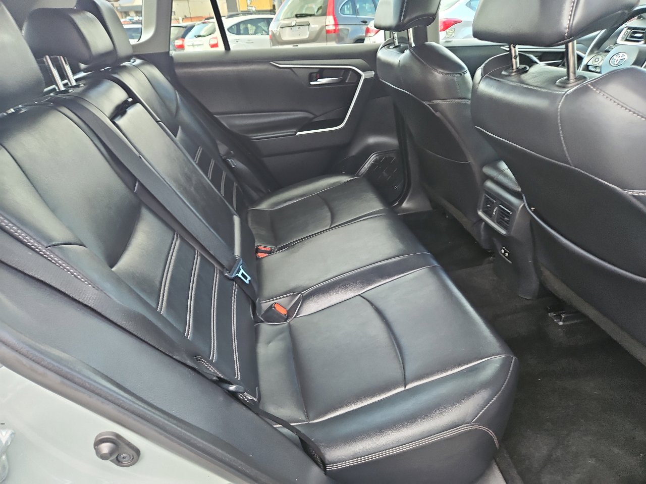 Used 2019 Toyota RAV4 XLE Premium image 19