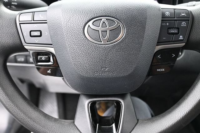 Used 2025 Toyota Camry LE FWD image 10