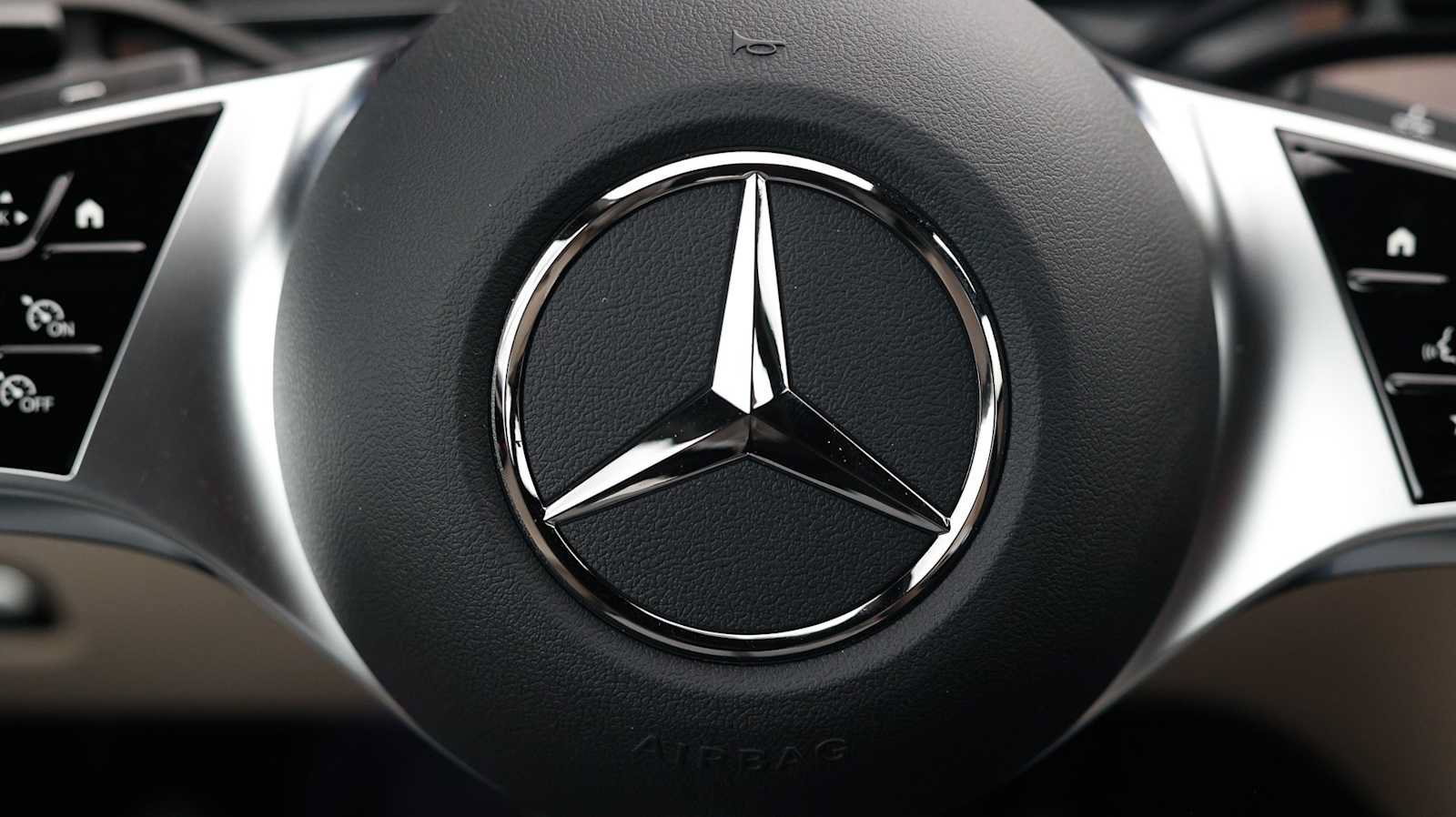 Used 2026 Mercedes-Benz C 300 4MATIC Sedan image 23