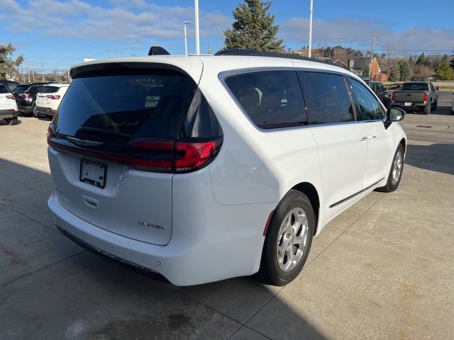 Certified 2023 Chrysler Pacifica Limited image 6