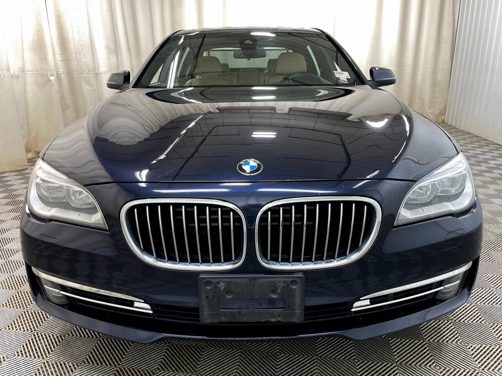 Used 2015 BMW 750Li xDrive image 18