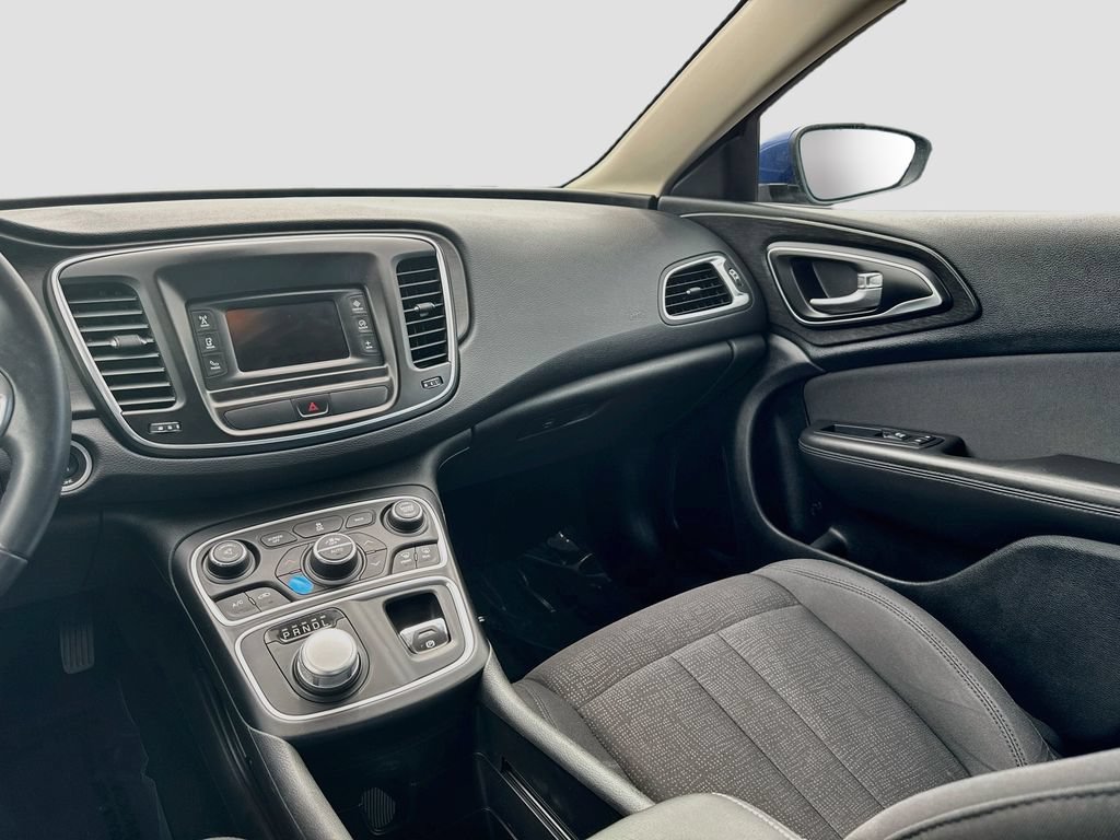 Used 2015 Chrysler 200 Limited w/ Convenience Group FWD image 21