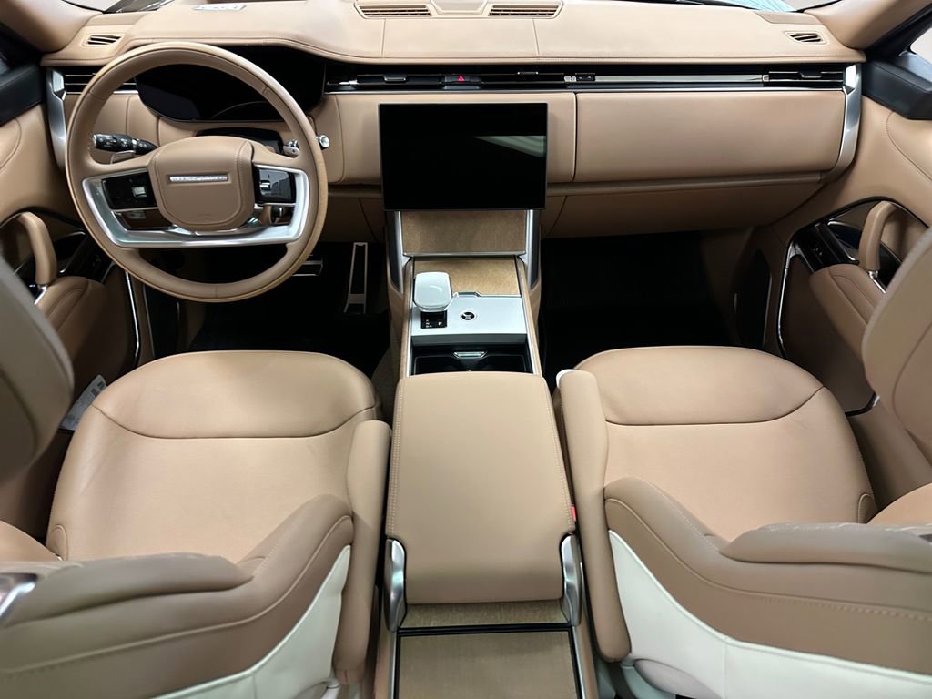New 2026 Land Rover Range Rover SV image 8
