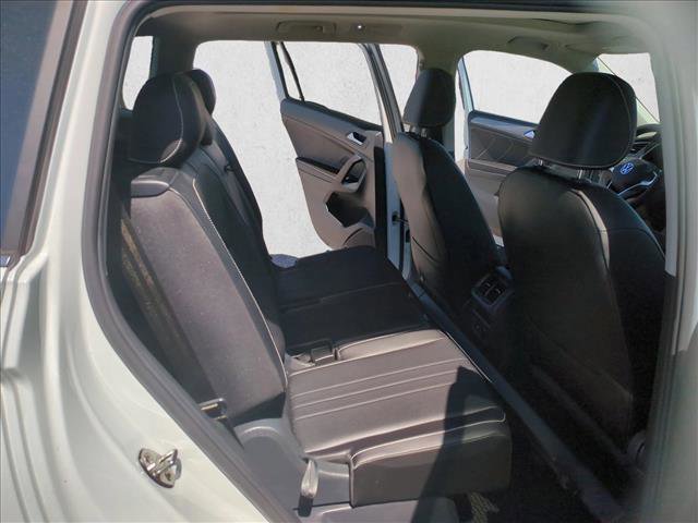 Used 2023 Volkswagen Tiguan SE w/ Panoramic Sunroof Package FWD image 21