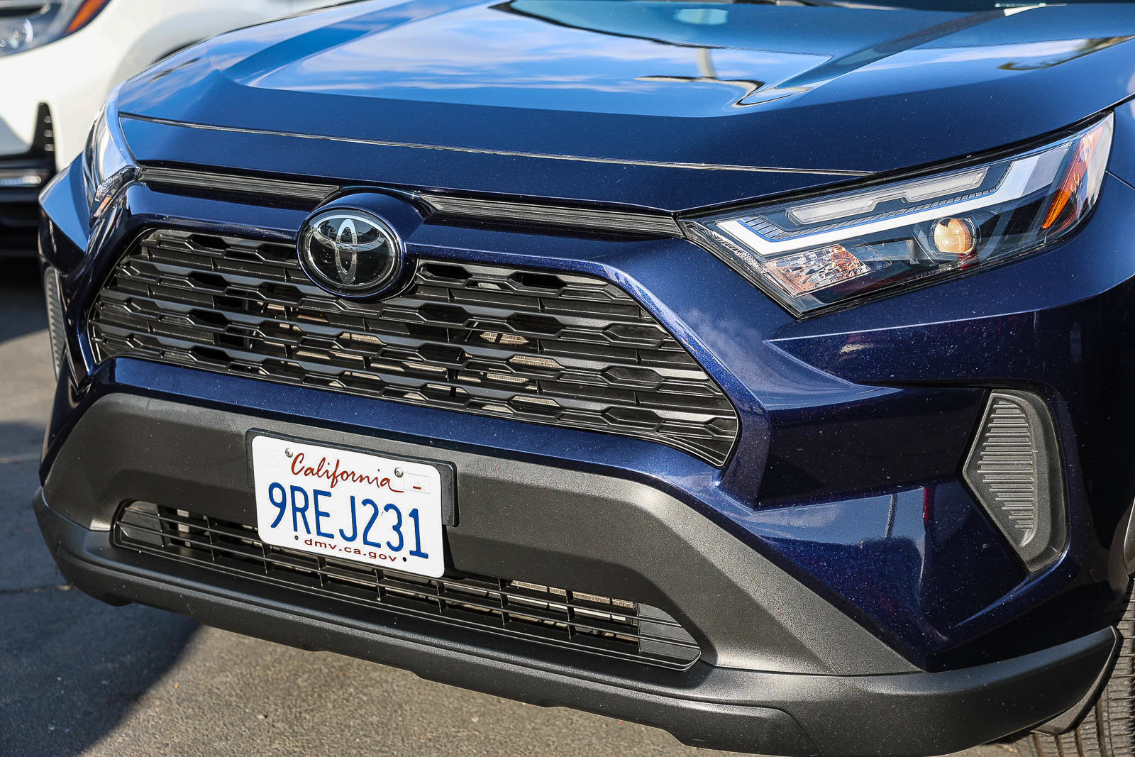 Used 2025 Toyota RAV4 XLE FWD image 19