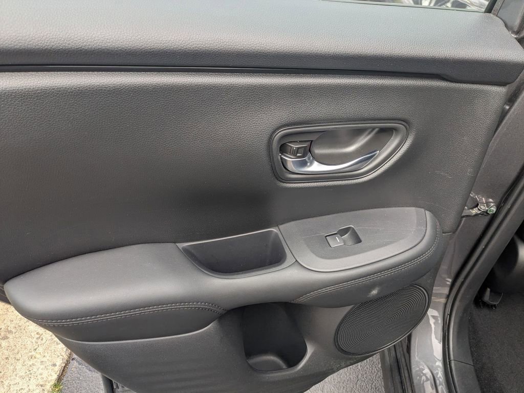 Used 2025 Honda HR-V LX image 26