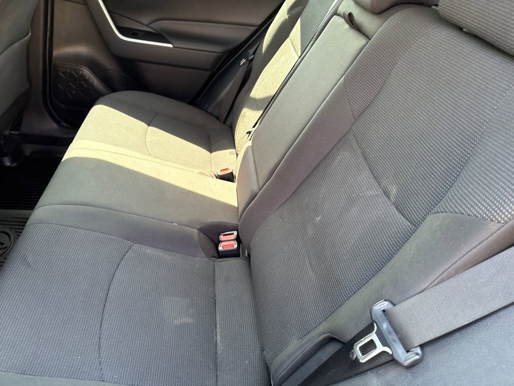 Used 2021 Toyota RAV4 LE AWD/4WD image 10