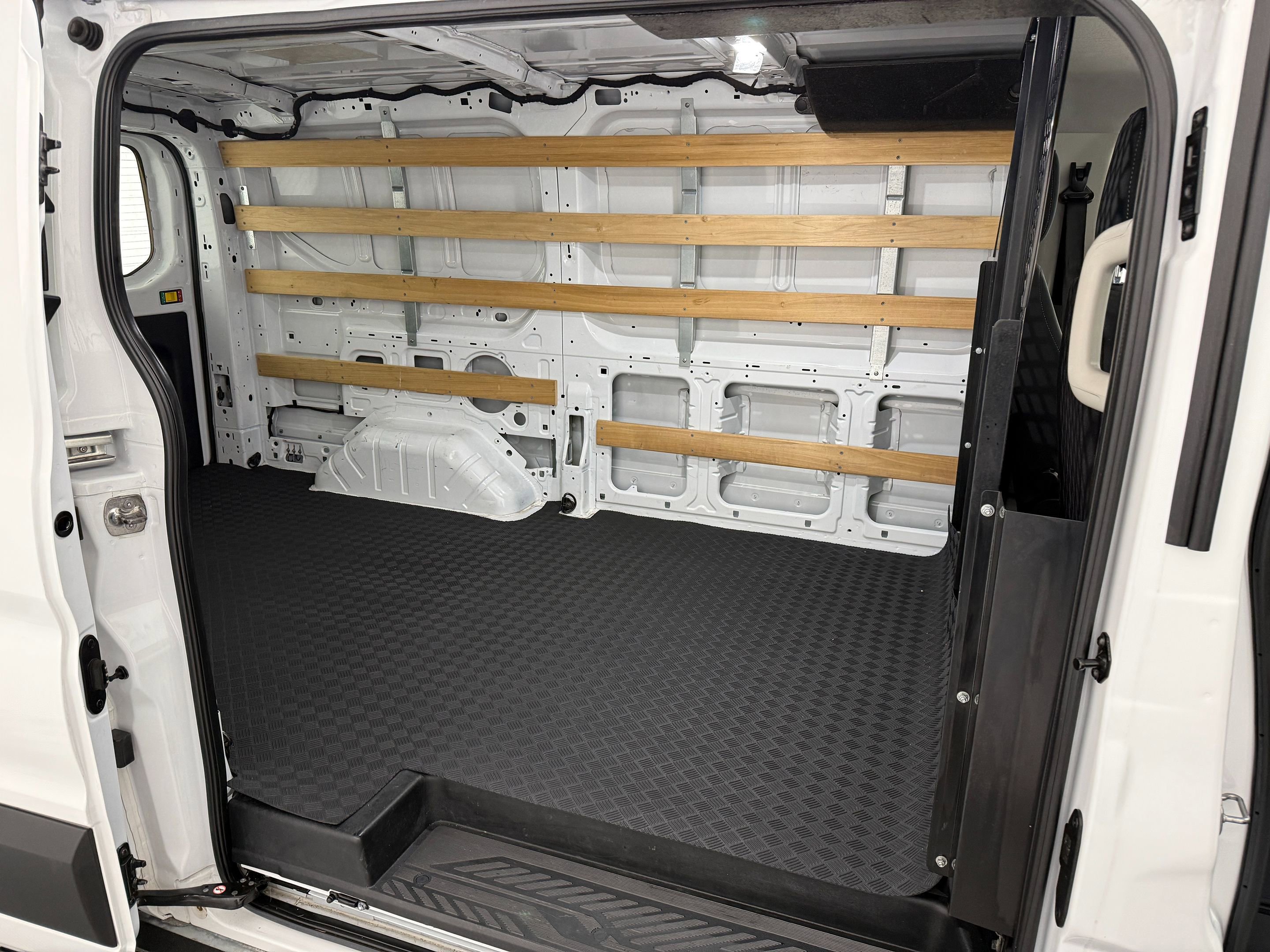 Used 2024 Ford Transit 250 Low Roof AWD w/ Exterior Upgrade Package image 11