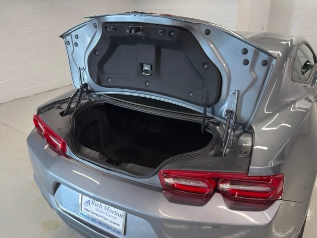 Used 2021 Chevrolet Camaro LT RWD image 18