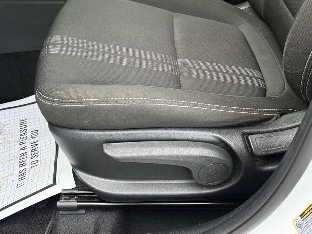 Used 2024 Hyundai Venue SEL FWD image 17