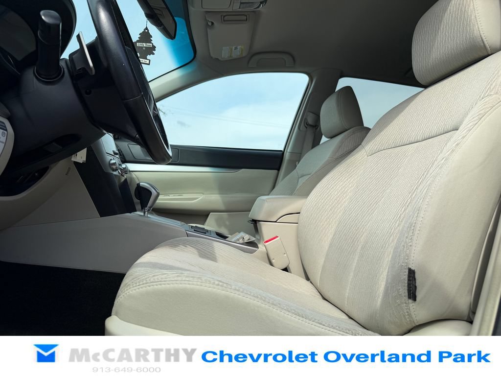 Used 2012 Subaru Outback 2.5i Premium w/ All-Weather Pkg AWD/4WD image 10