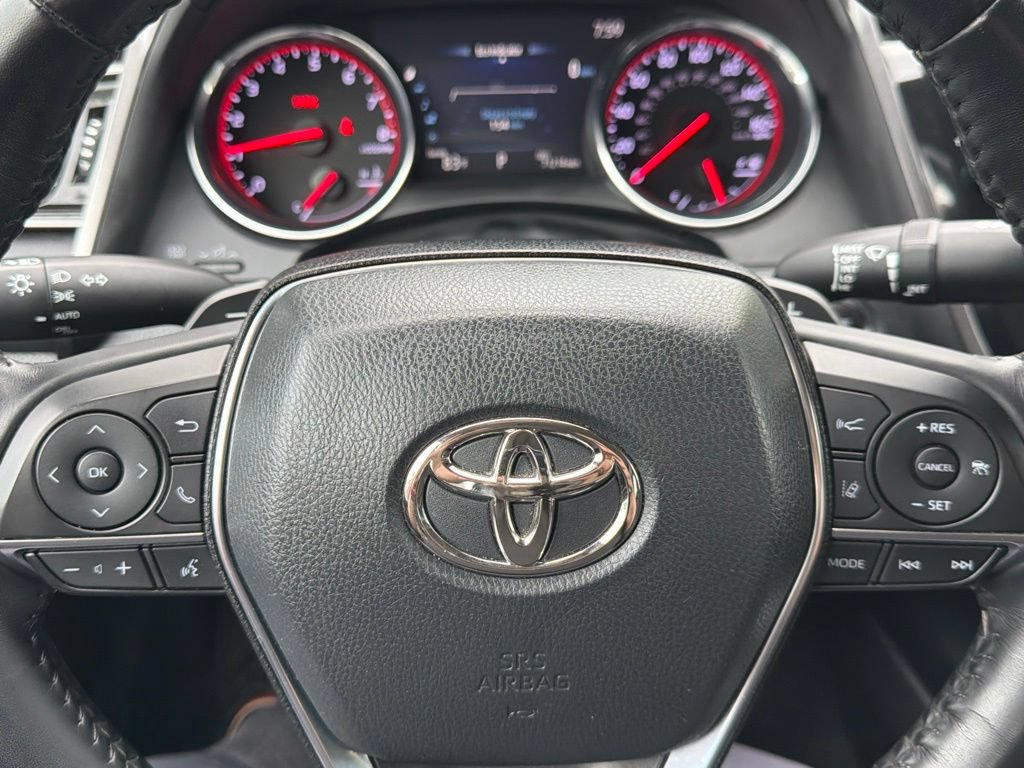 Used 2020 Toyota Camry XSE FWD image 18