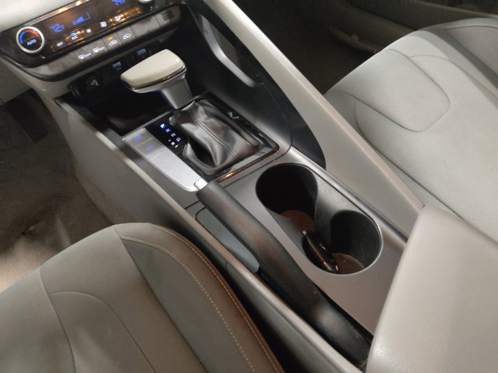 Used 2022 Hyundai Elantra SEL FWD image 26