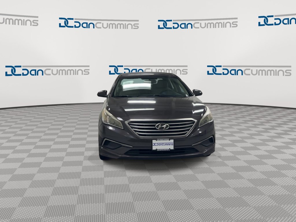 Used 2016 Hyundai Sonata SE FWD image 3