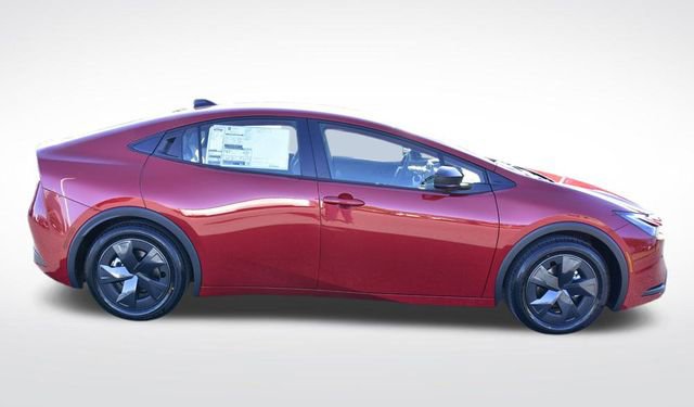 New 2026 Toyota Prius LE image 3