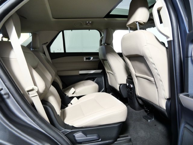 Used 2024 Ford Explorer Limited w/ Equipment Group 301A AWD/4WD image 11