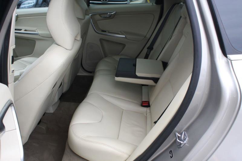 Used 2015 Volvo XC60 T6 w/ Protection Package AWD/4WD image 12