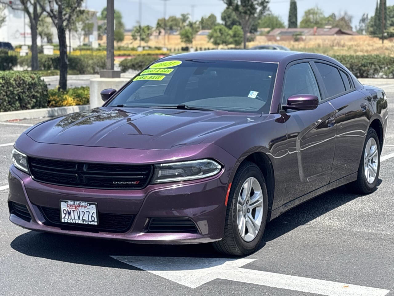Used 2021 Dodge Charger SXT w/ Leather Interior Group RWD image 3