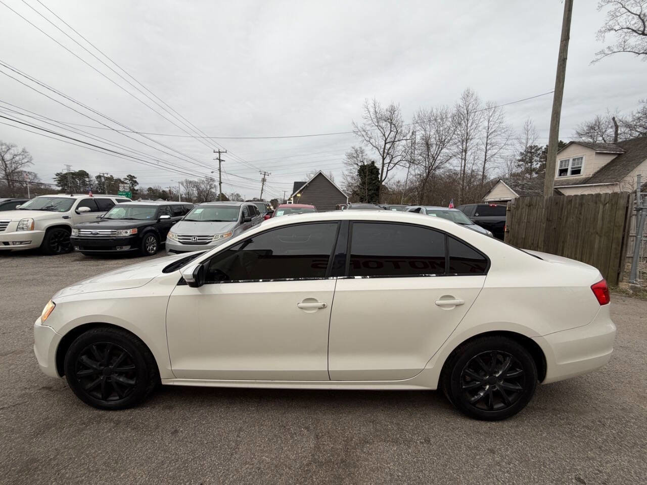 Used 2013 Volkswagen Jetta SE FWD image 4