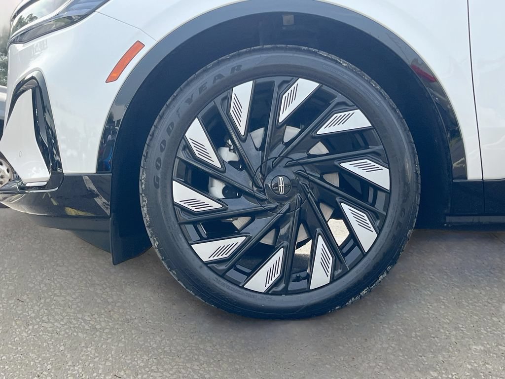 Used 2025 Lincoln Nautilus Reserve w/ Jet Appearance Package AWD/4WD image 32